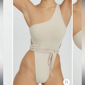 Riot Maddox One Piece - Coconut